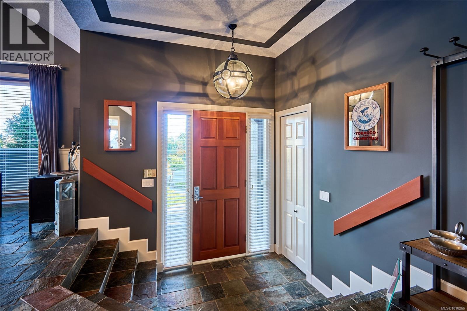 301 Mount Royal Pl, Nanaimo