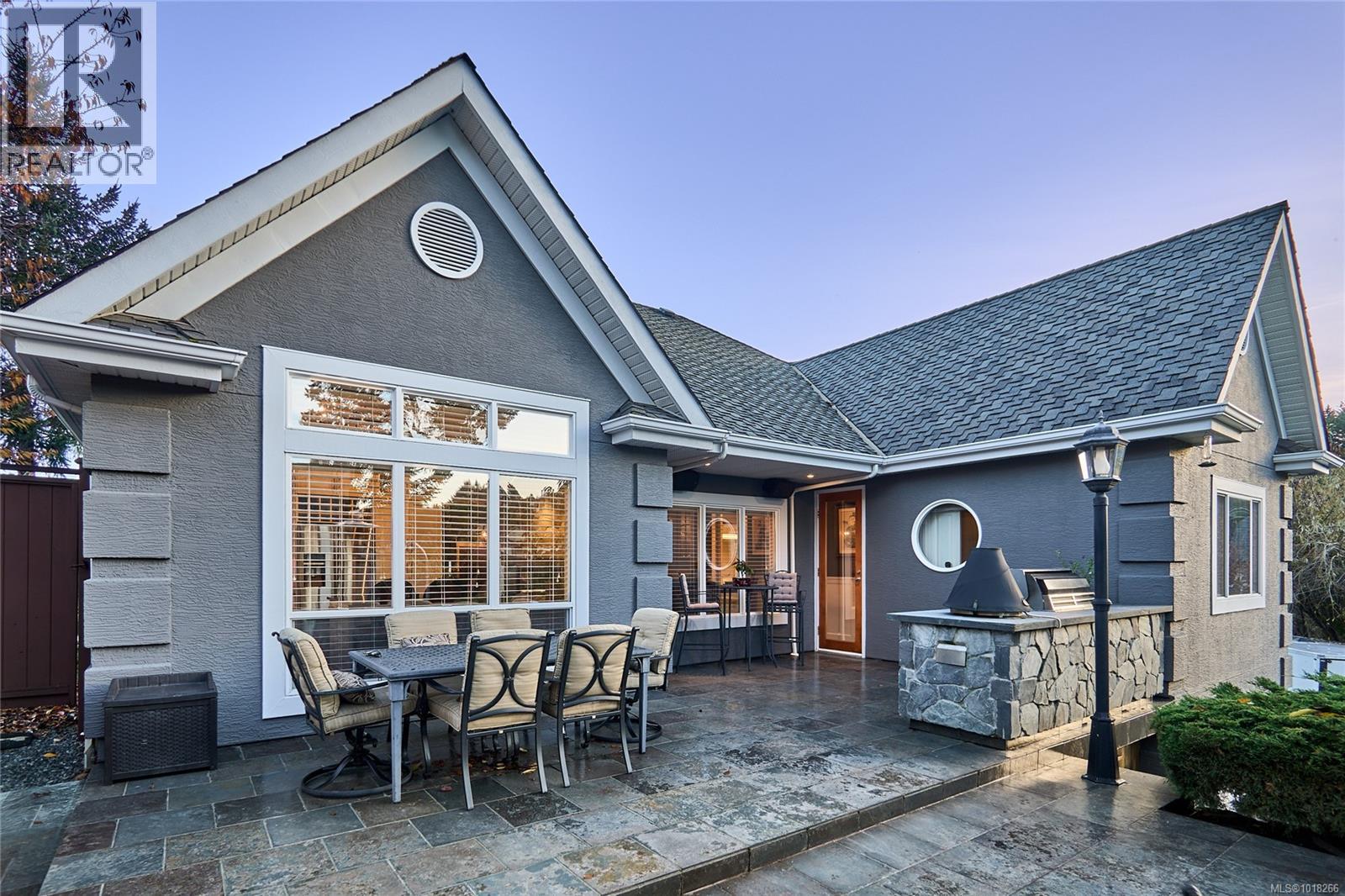 301 Mount Royal Pl, Nanaimo