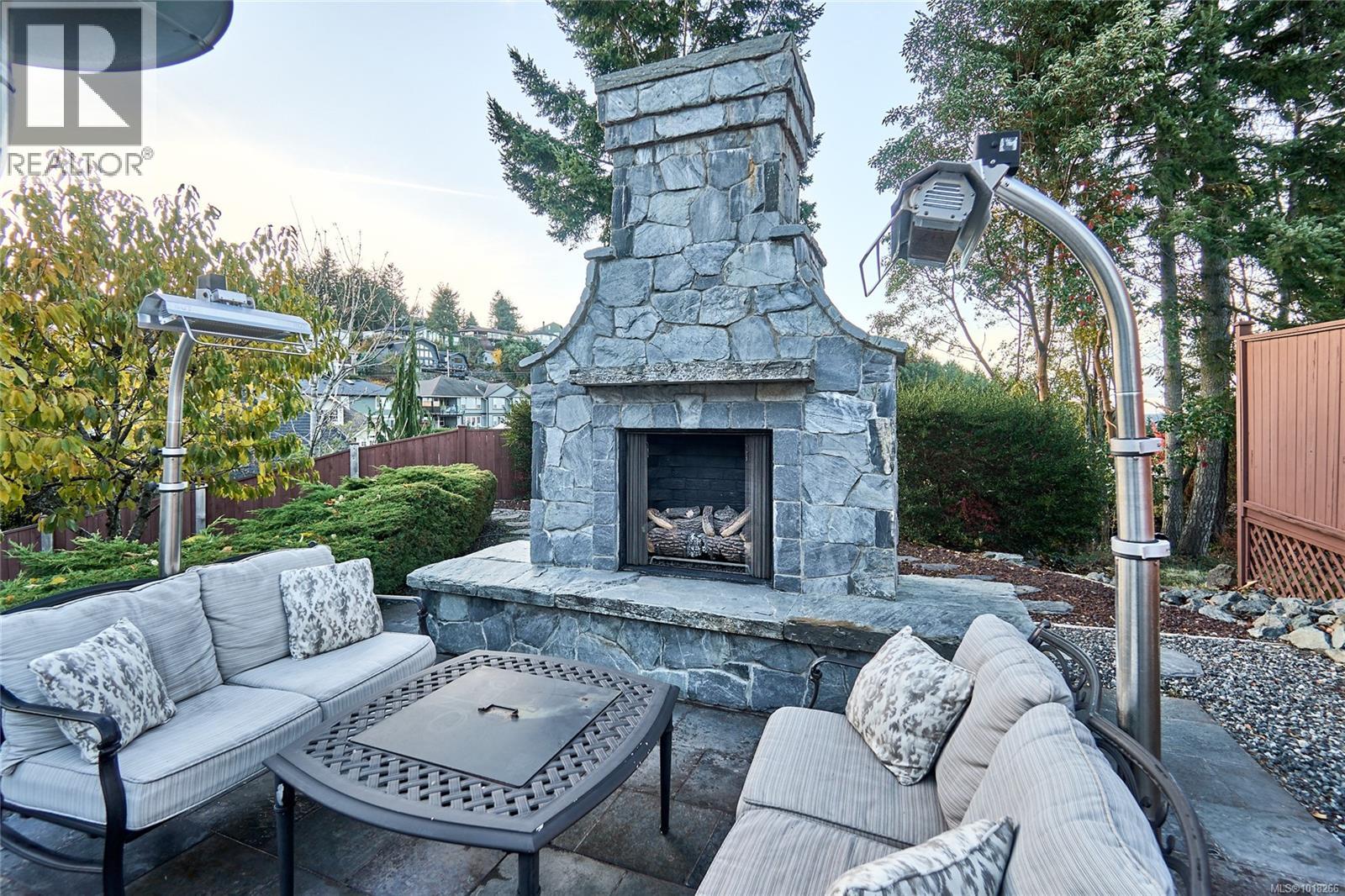 301 Mount Royal Pl, Nanaimo