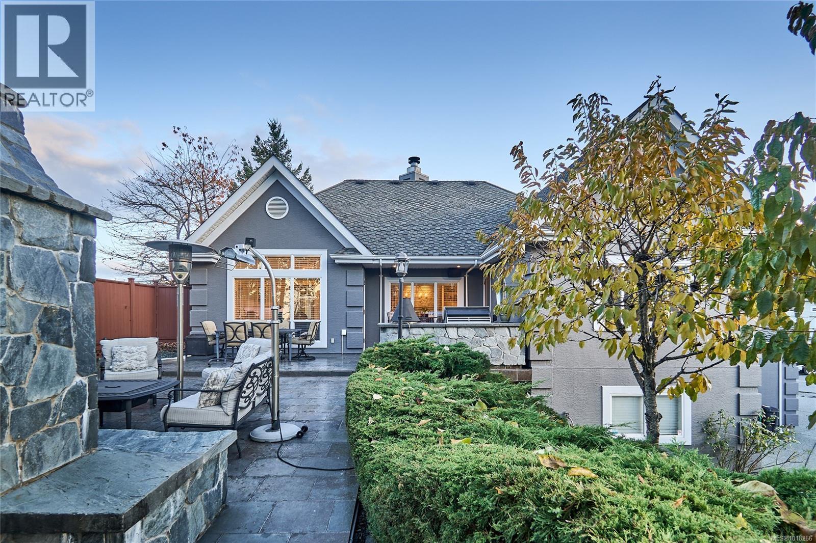 301 Mount Royal Pl, Nanaimo