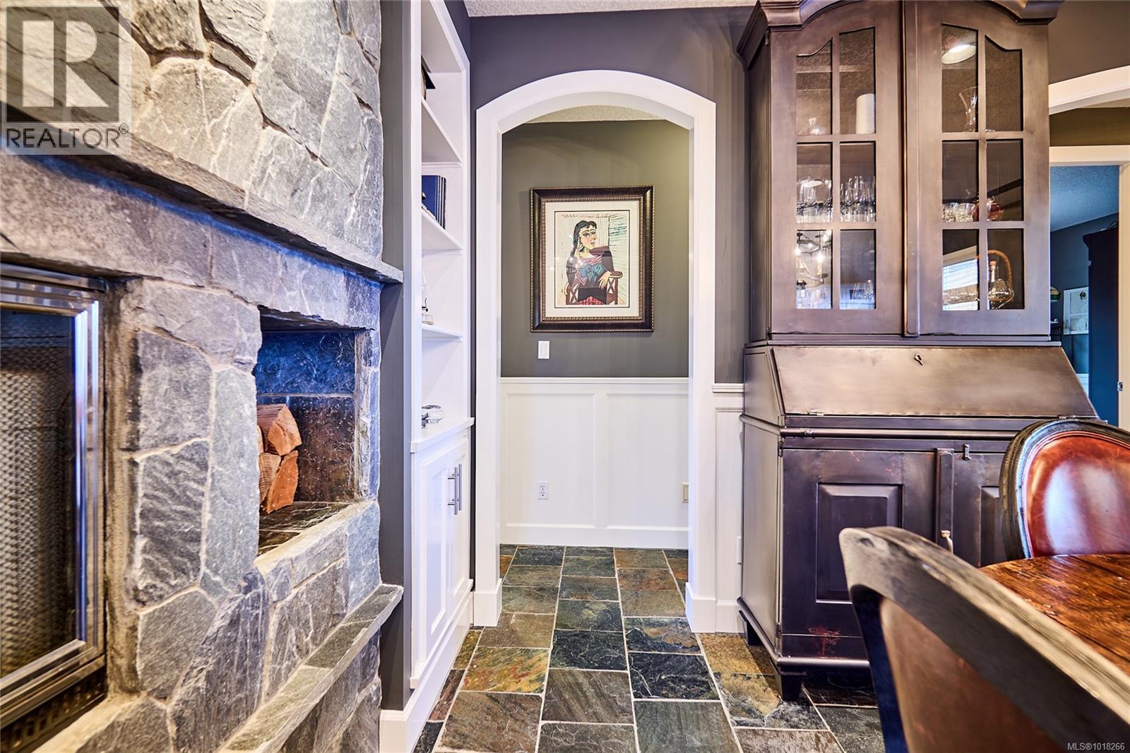 301 Mount Royal Pl, Nanaimo