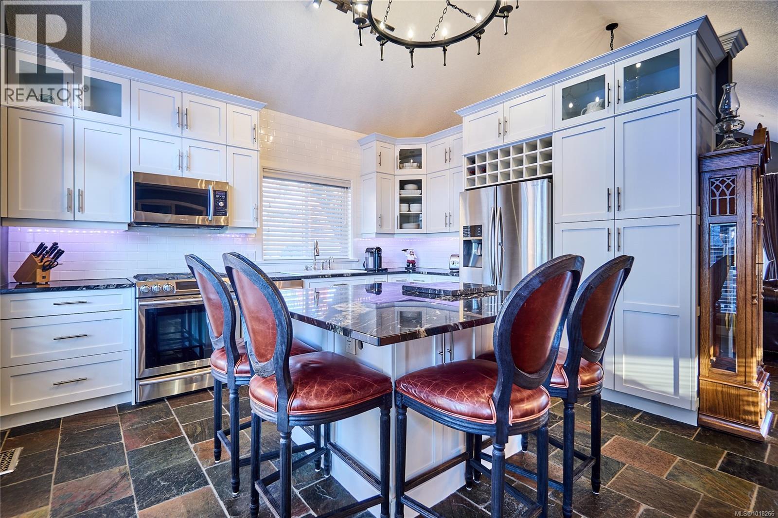 301 Mount Royal Pl, Nanaimo