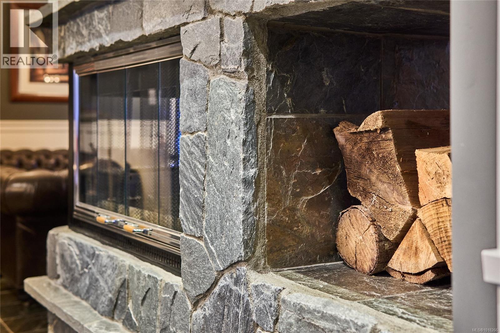 301 Mount Royal Pl, Nanaimo