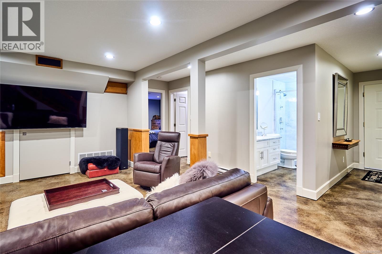 301 Mount Royal Pl, Nanaimo