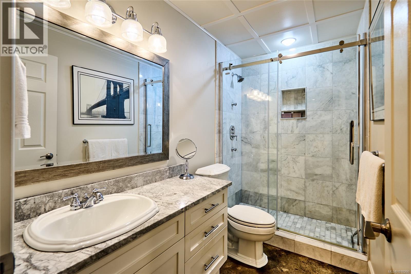 301 Mount Royal Pl, Nanaimo