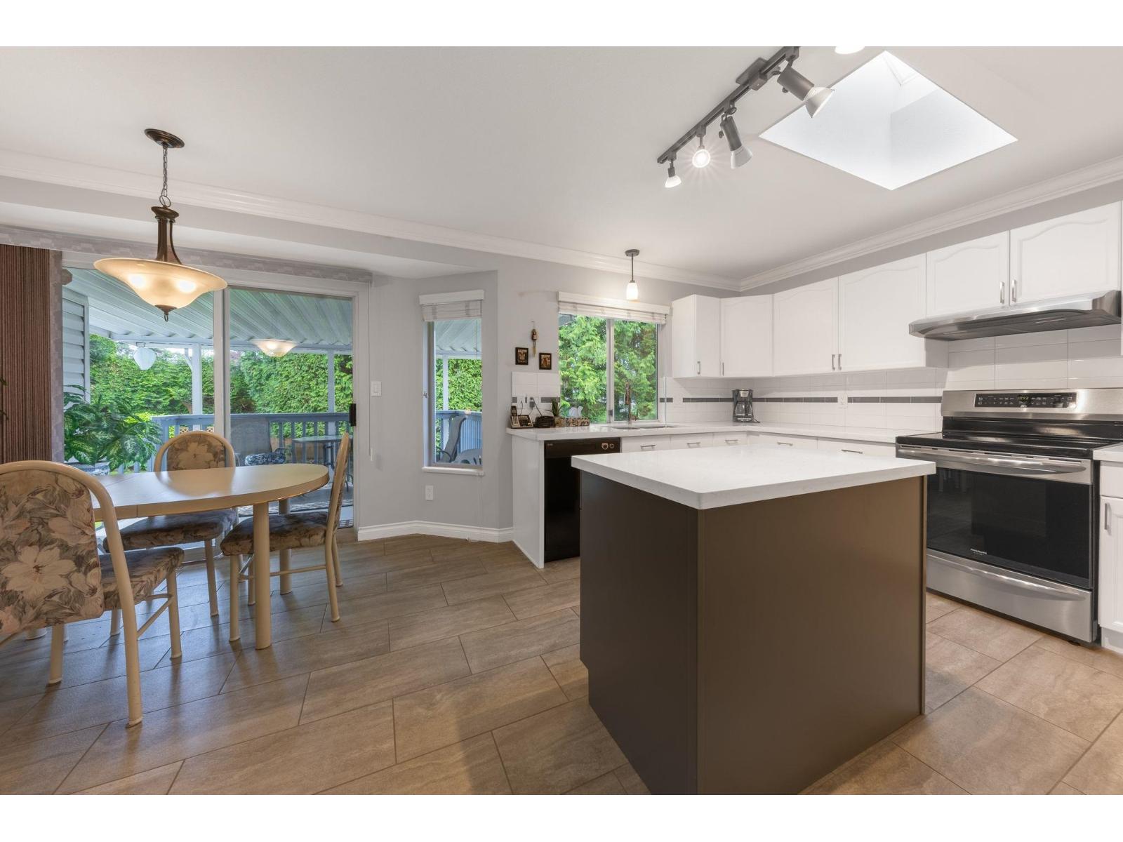 11458 90 AVENUE, Delta