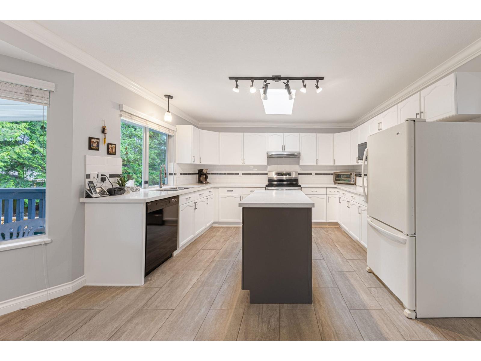 11458 90 AVENUE, Delta