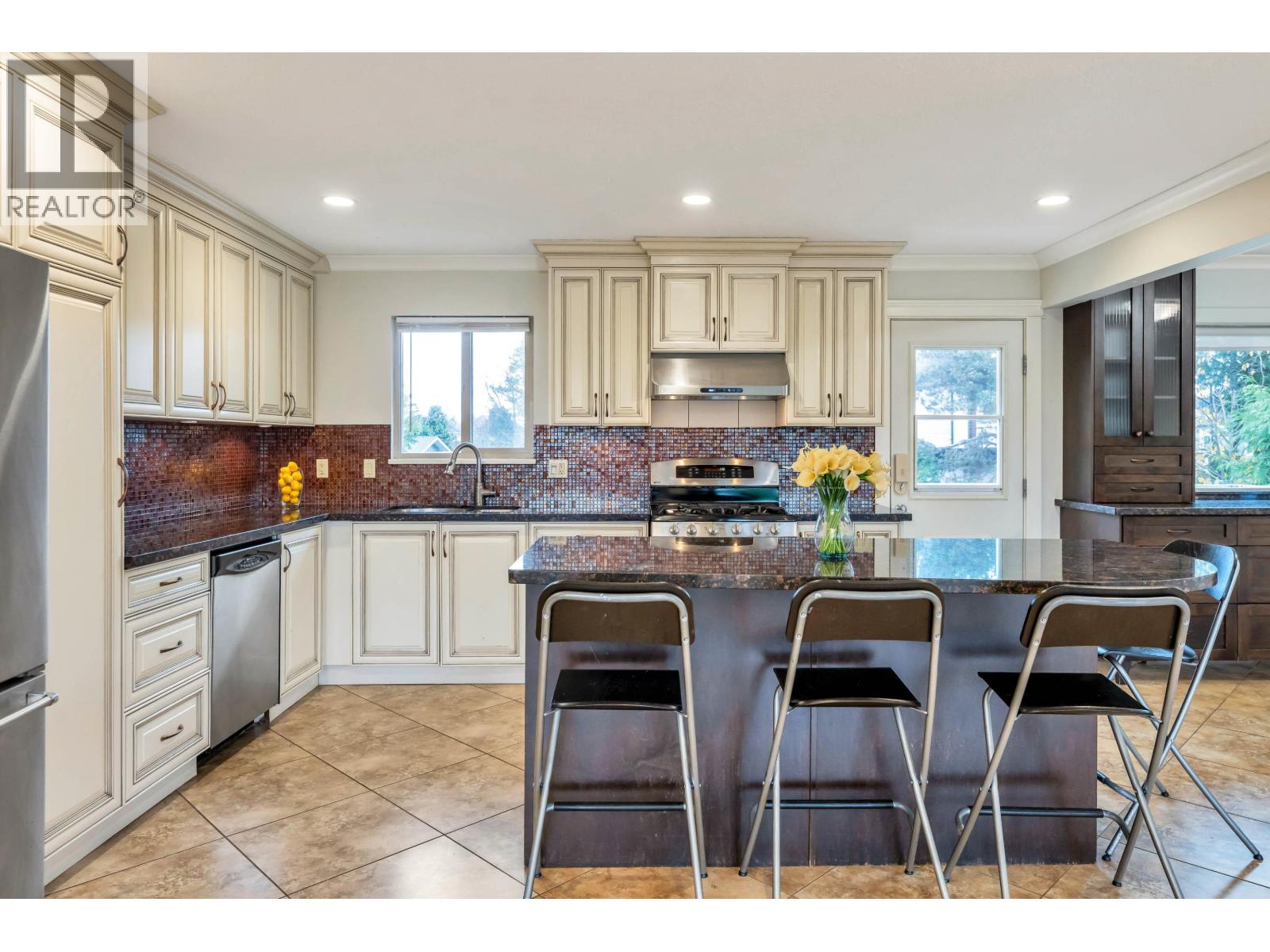 5213 WALNUT Place, Delta