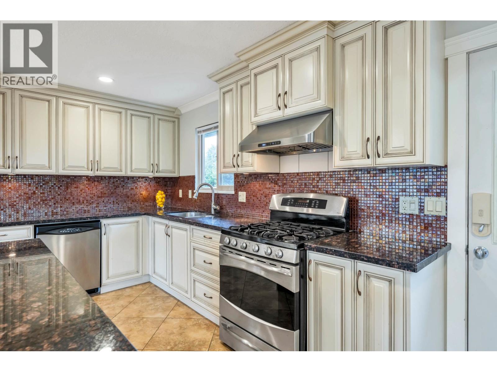 5213 WALNUT Place, Delta