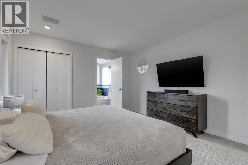 Single Family House for Sale in  Wood Valley Rise SW Woodbine Calgary 