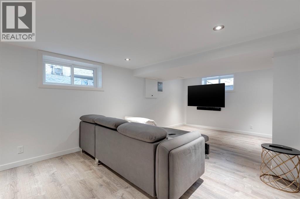 Single Family House for Sale in  Wood Valley Rise SW Woodbine Calgary 