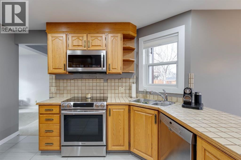 Single Family House for Sale in  Wood Valley Rise SW Woodbine Calgary 