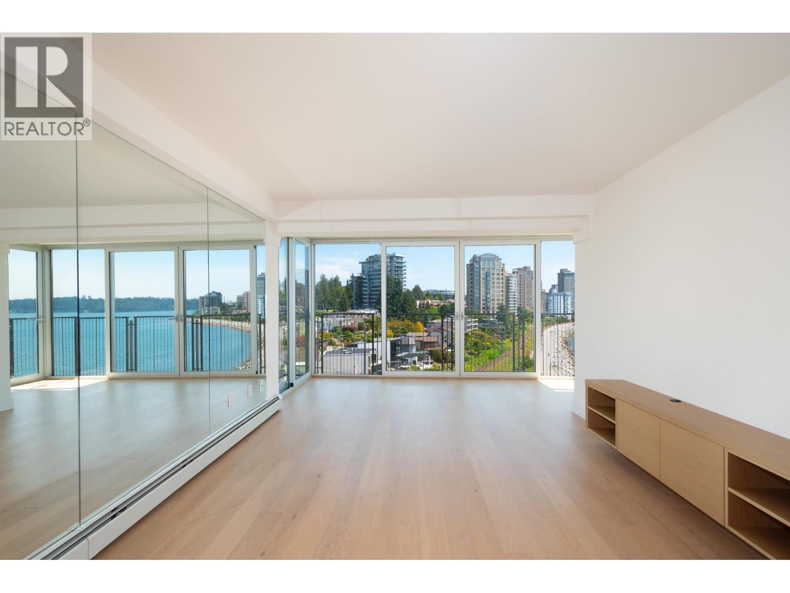 708 150 24TH STREET, West Vancouver