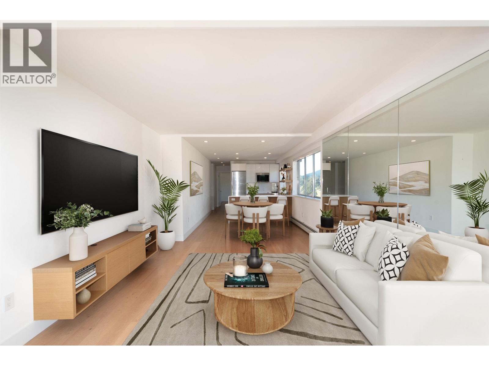 708 150 24TH STREET, West Vancouver