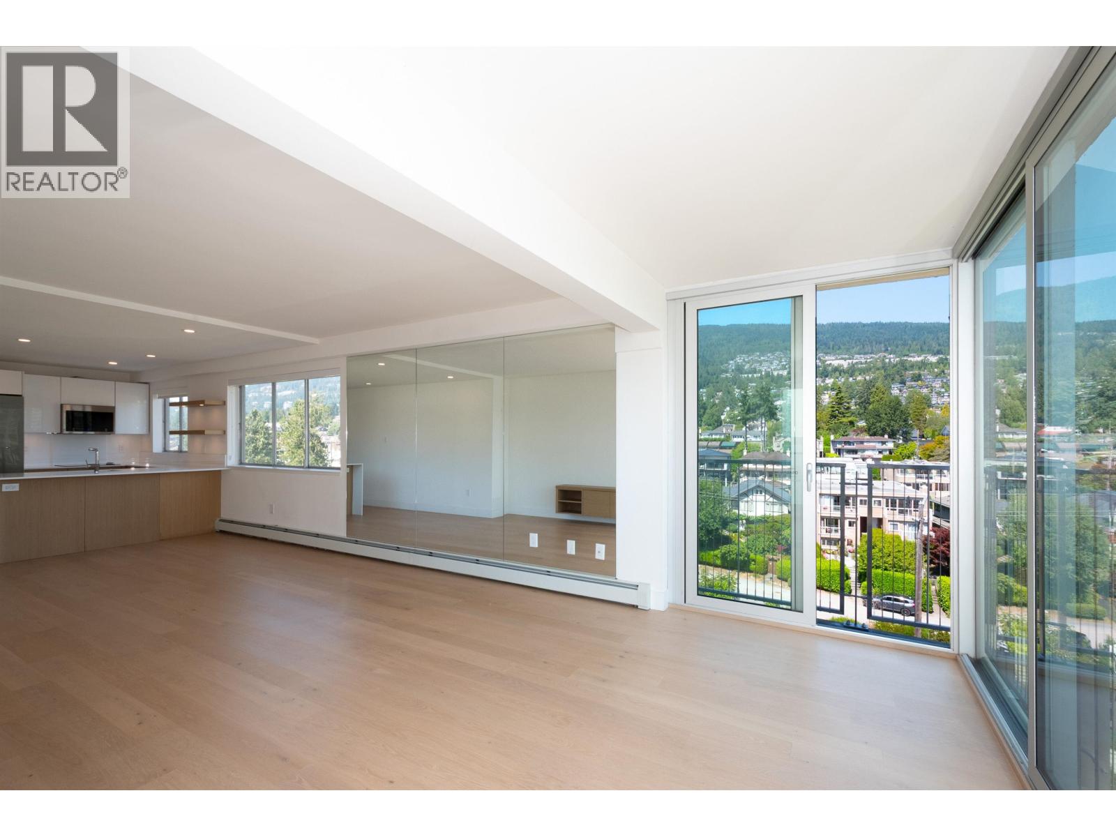 708 150 24TH STREET, West Vancouver