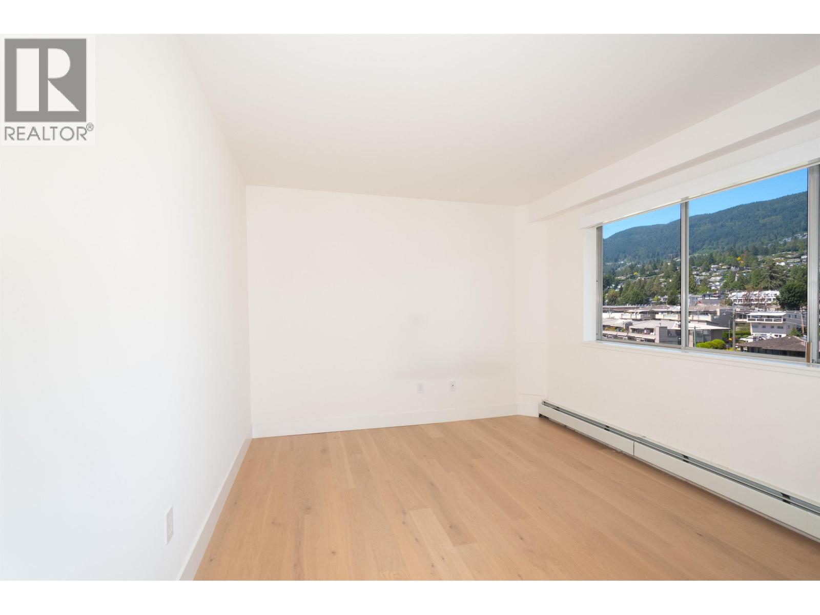 708 150 24TH STREET, West Vancouver