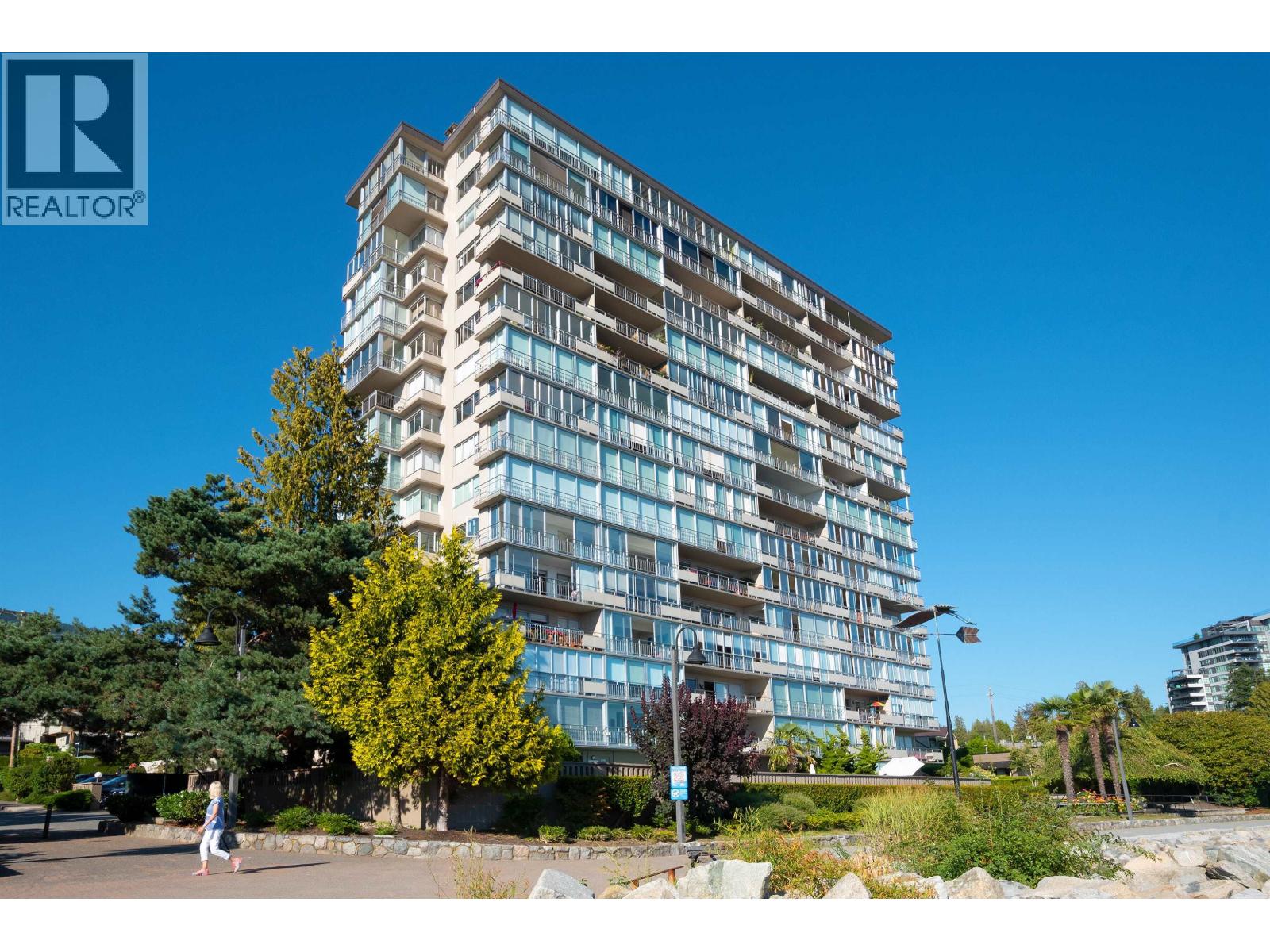 708 150 24TH STREET, West Vancouver