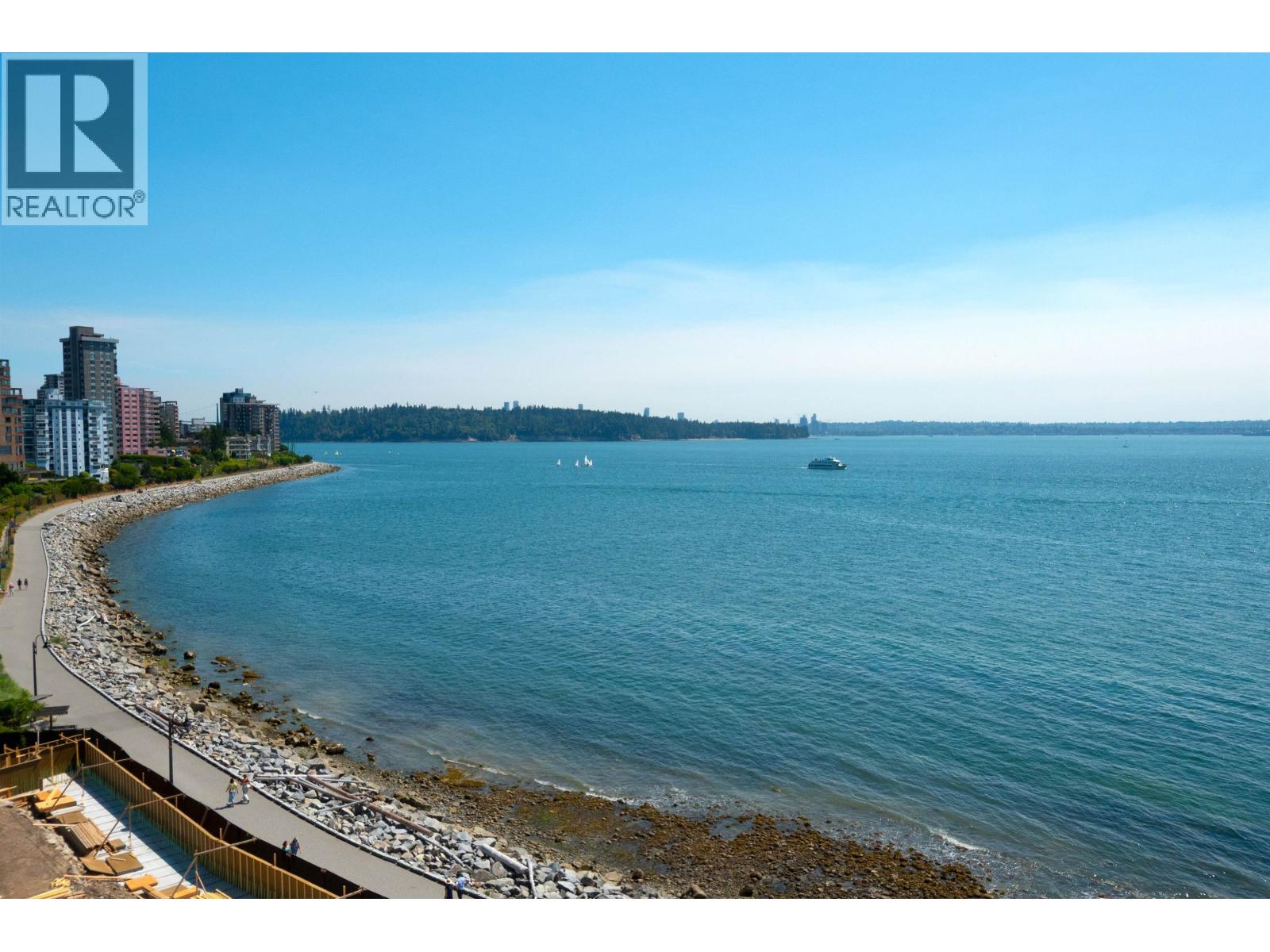 708 150 24TH STREET, West Vancouver