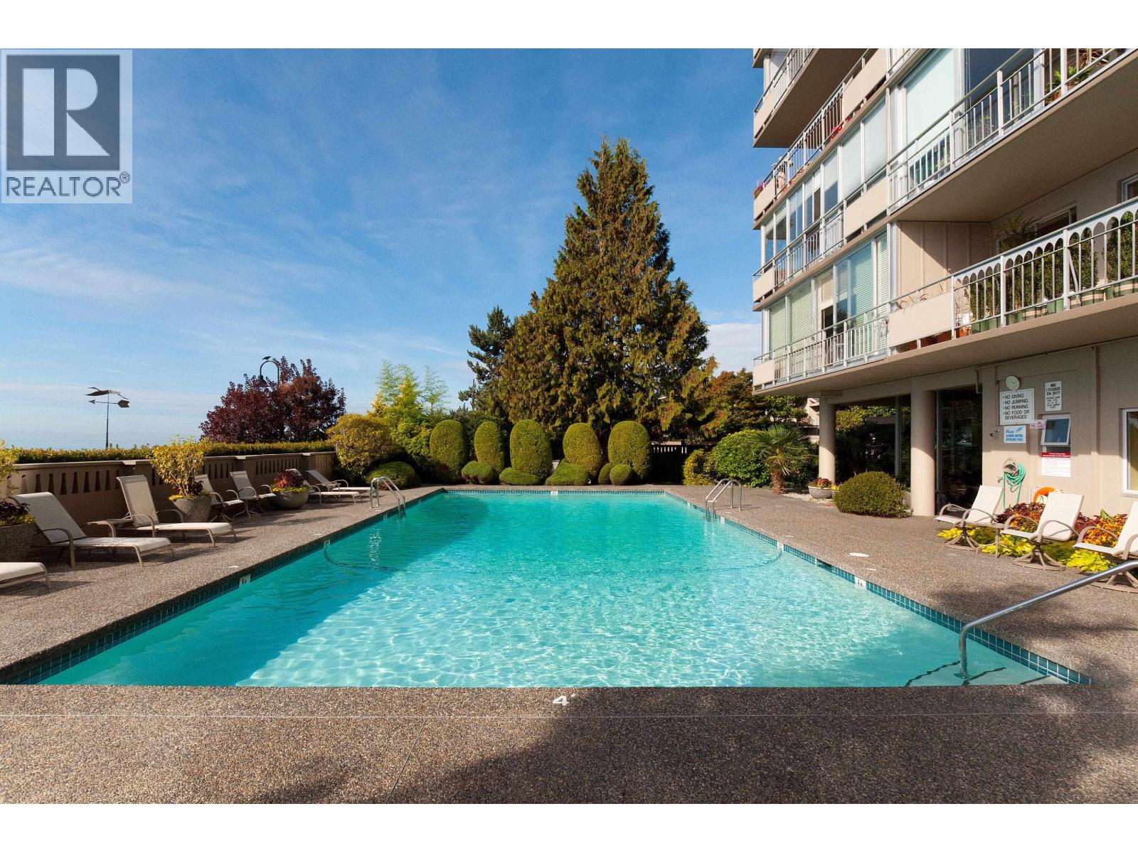 708 150 24TH STREET, West Vancouver