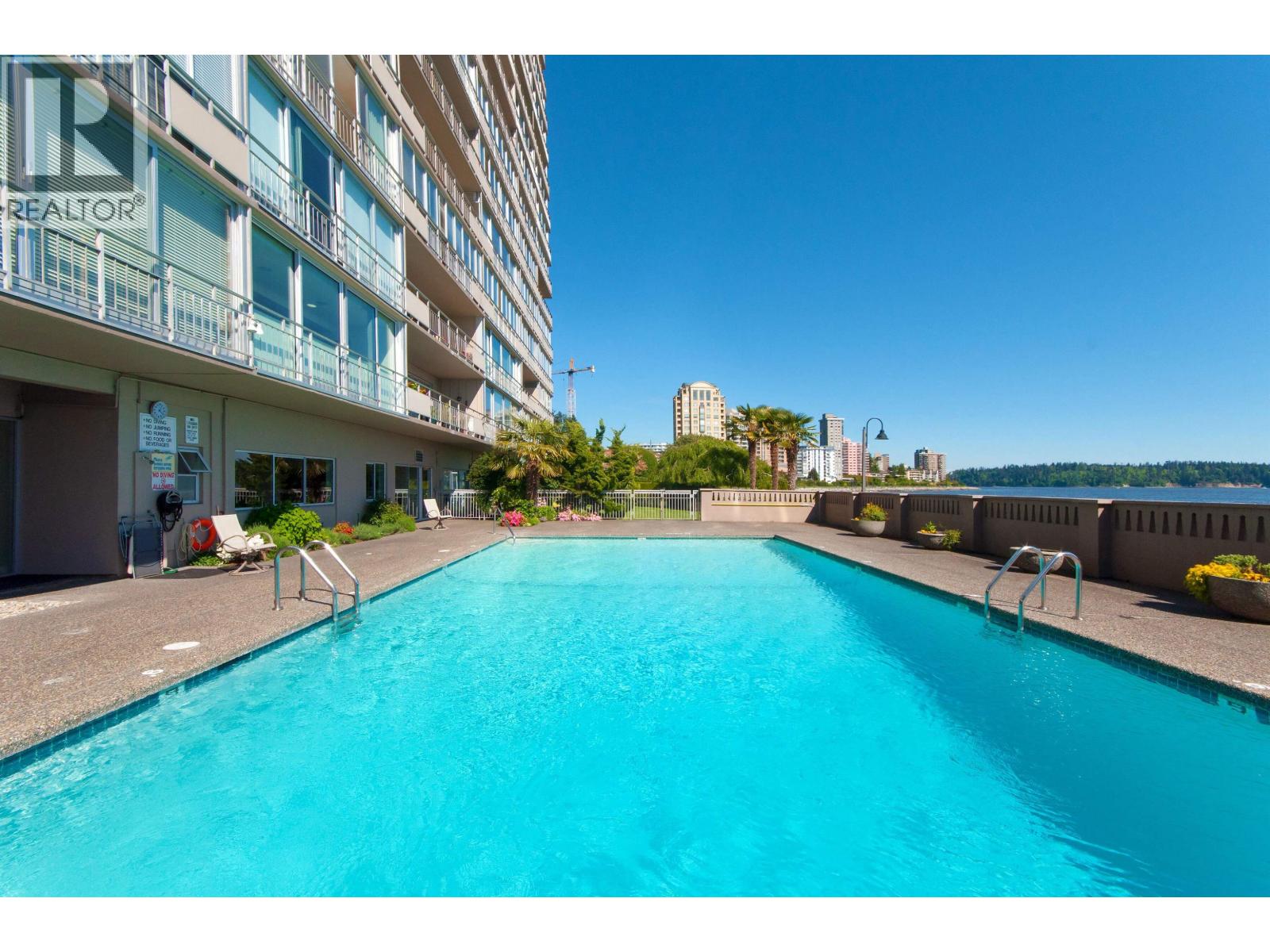 708 150 24TH STREET, West Vancouver