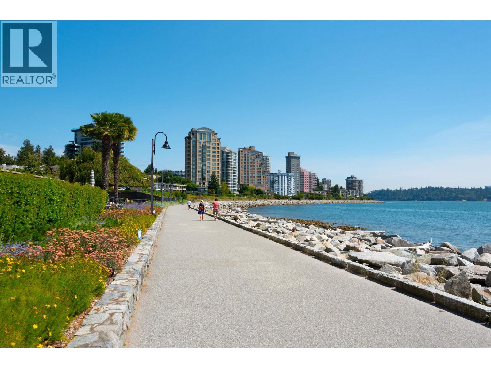 708 150 24TH STREET, West Vancouver