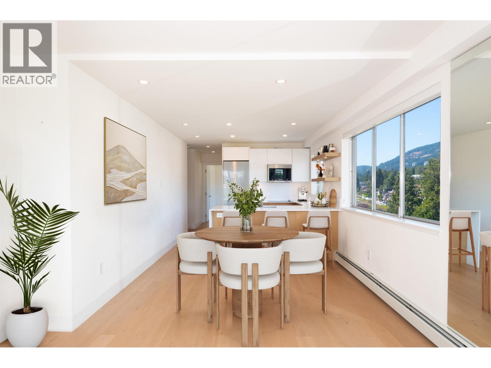 708 150 24TH STREET, West Vancouver