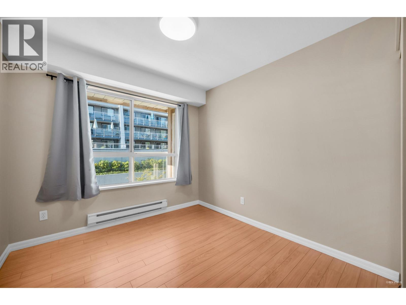 411 525 AGNES STREET, New Westminster