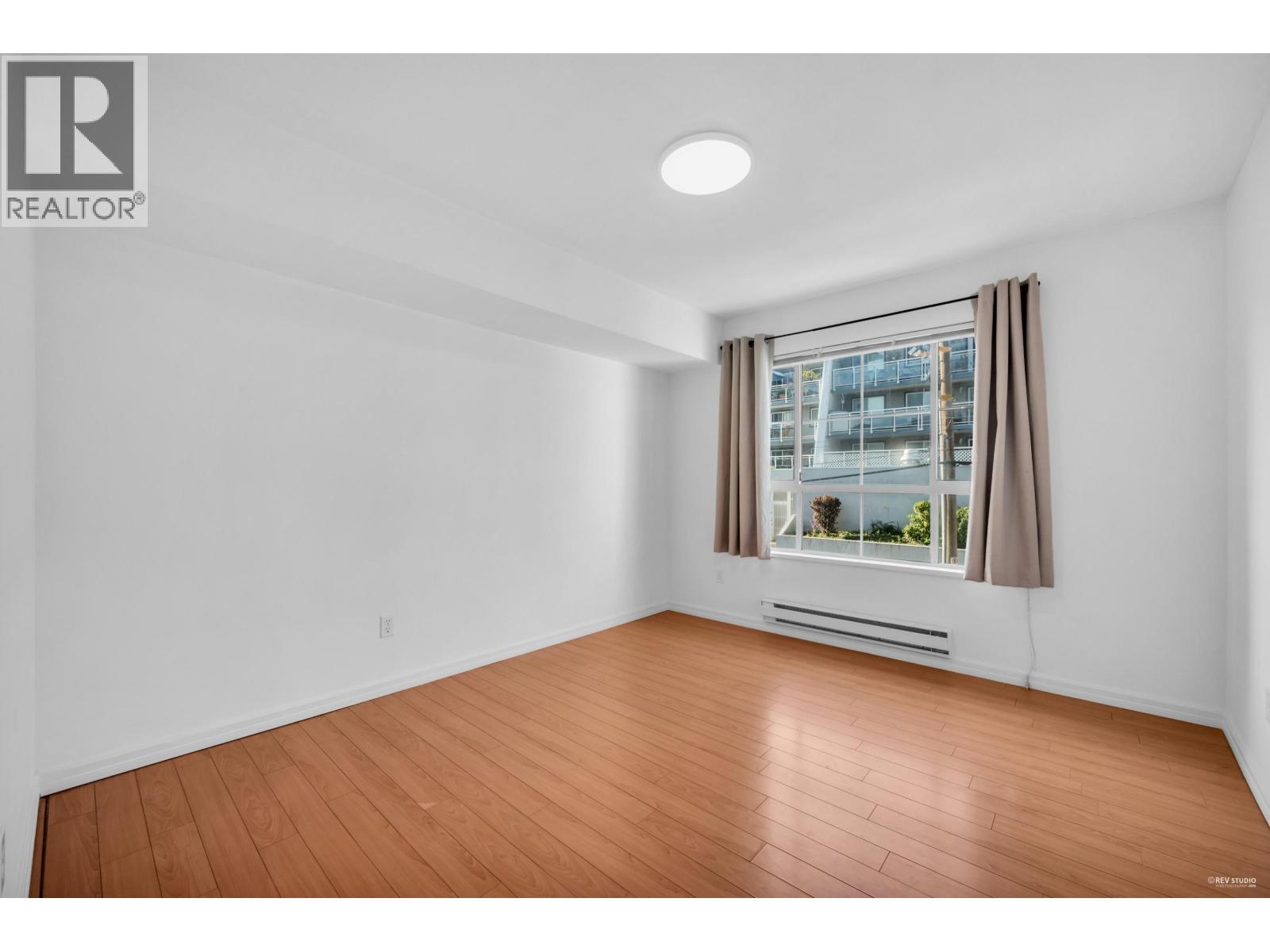 411 525 AGNES STREET, New Westminster