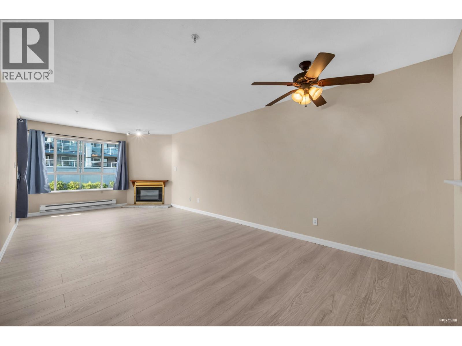 411 525 AGNES STREET, New Westminster