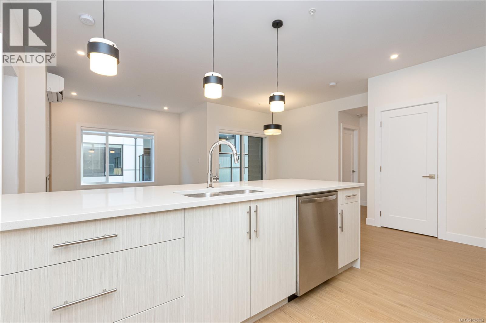 402 924 Jenkins Ave, Langford