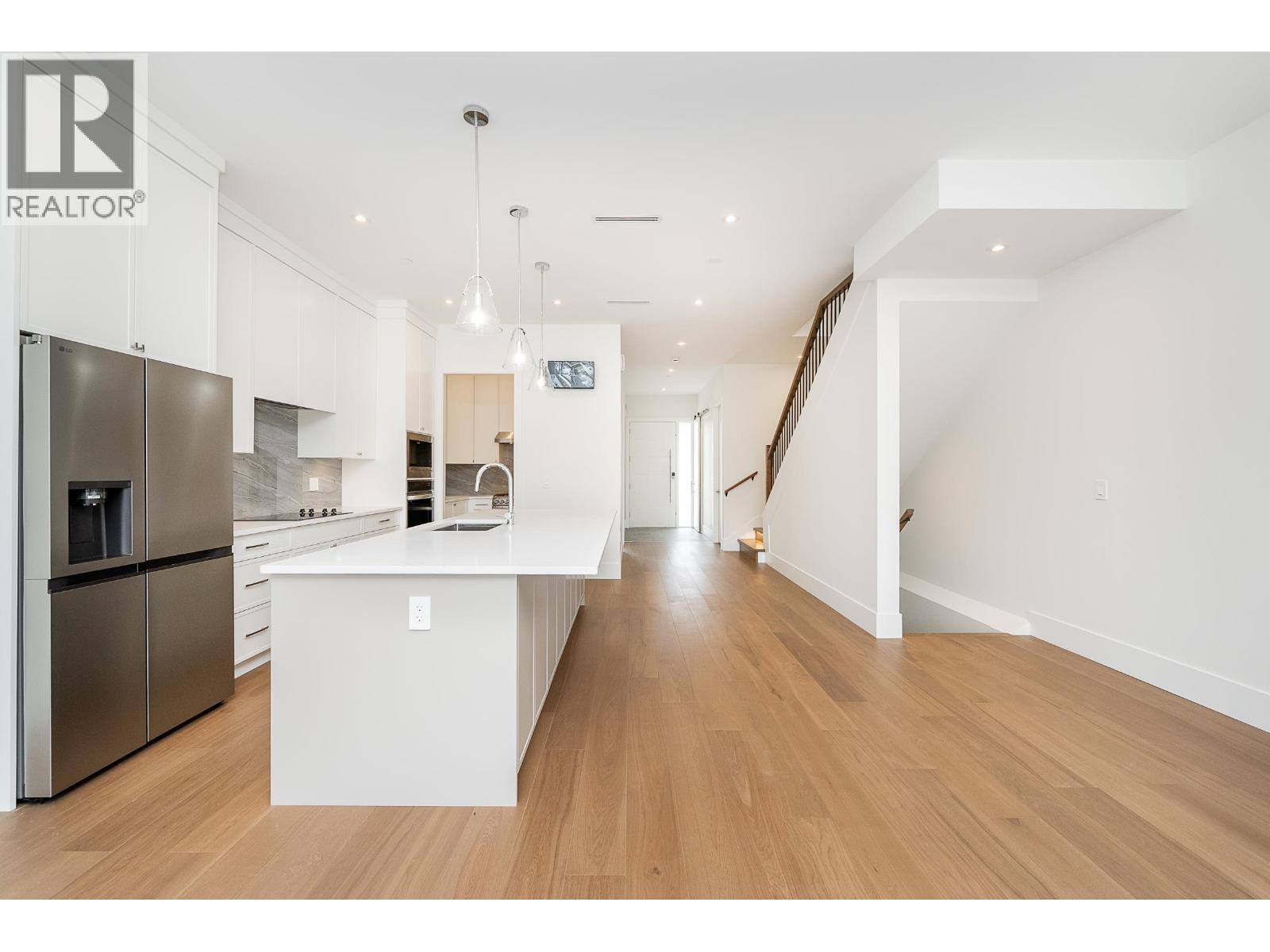 3380 EDINBURGH STREET, Port Coquitlam