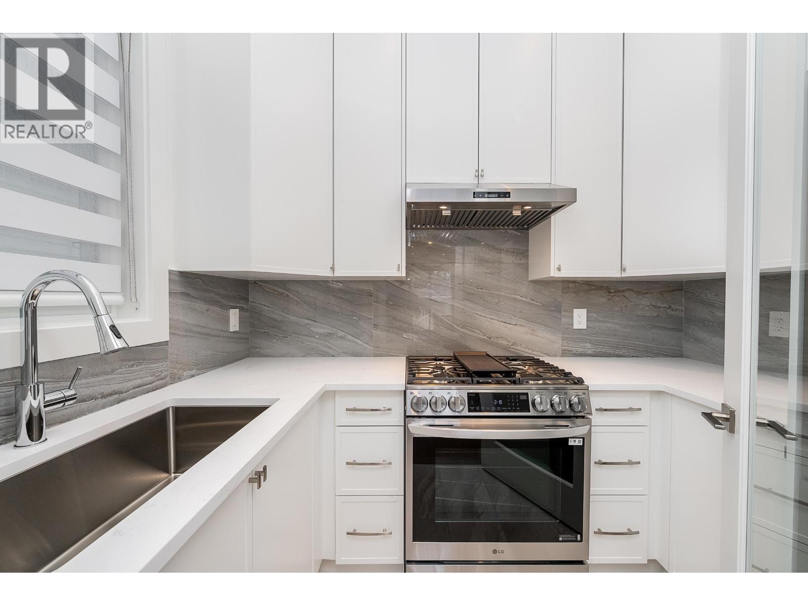 3380 EDINBURGH STREET, Port Coquitlam