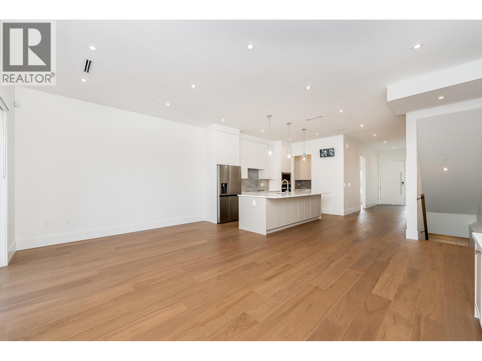 3380 EDINBURGH STREET, Port Coquitlam