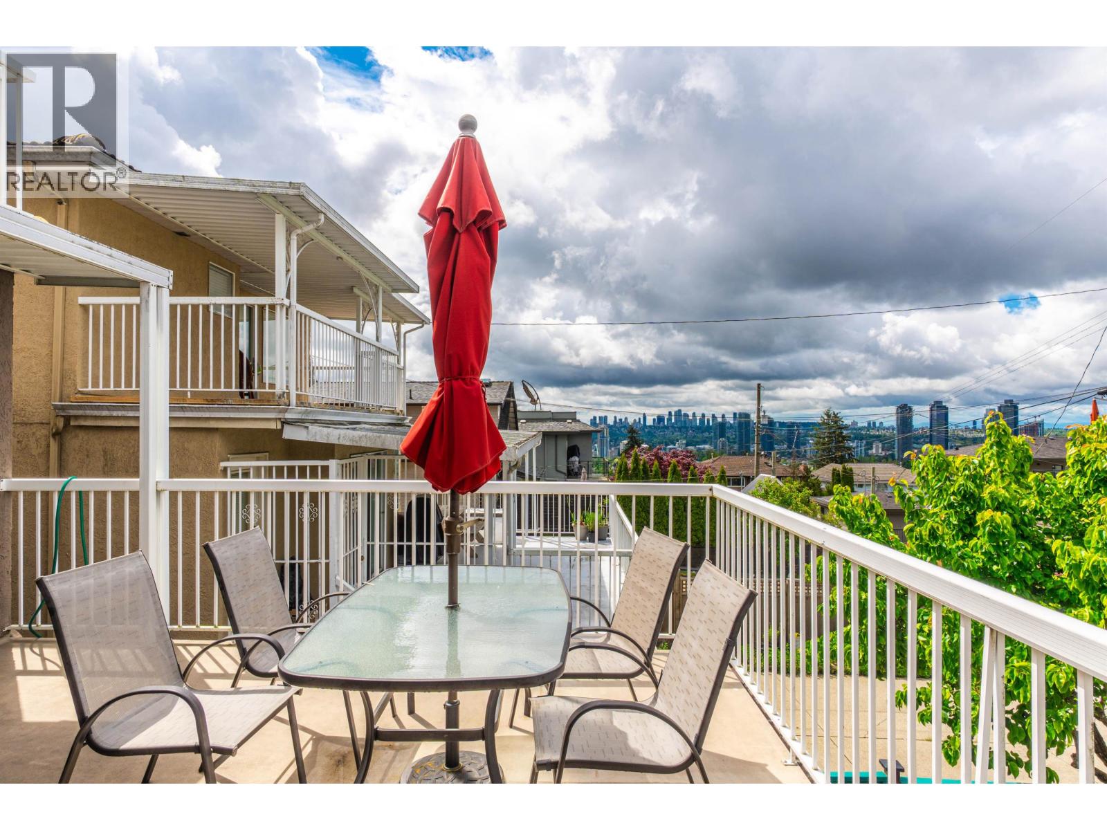 111 GROSVENOR AVENUE, Burnaby