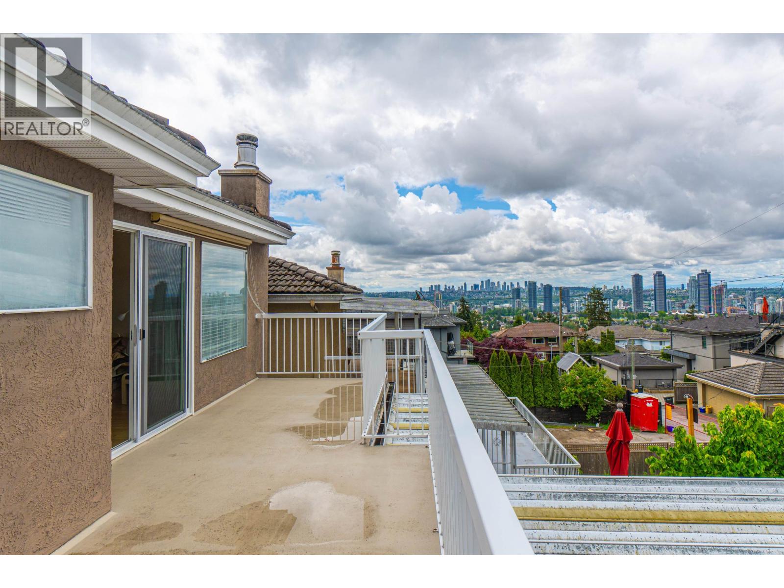 111 GROSVENOR AVENUE, Burnaby