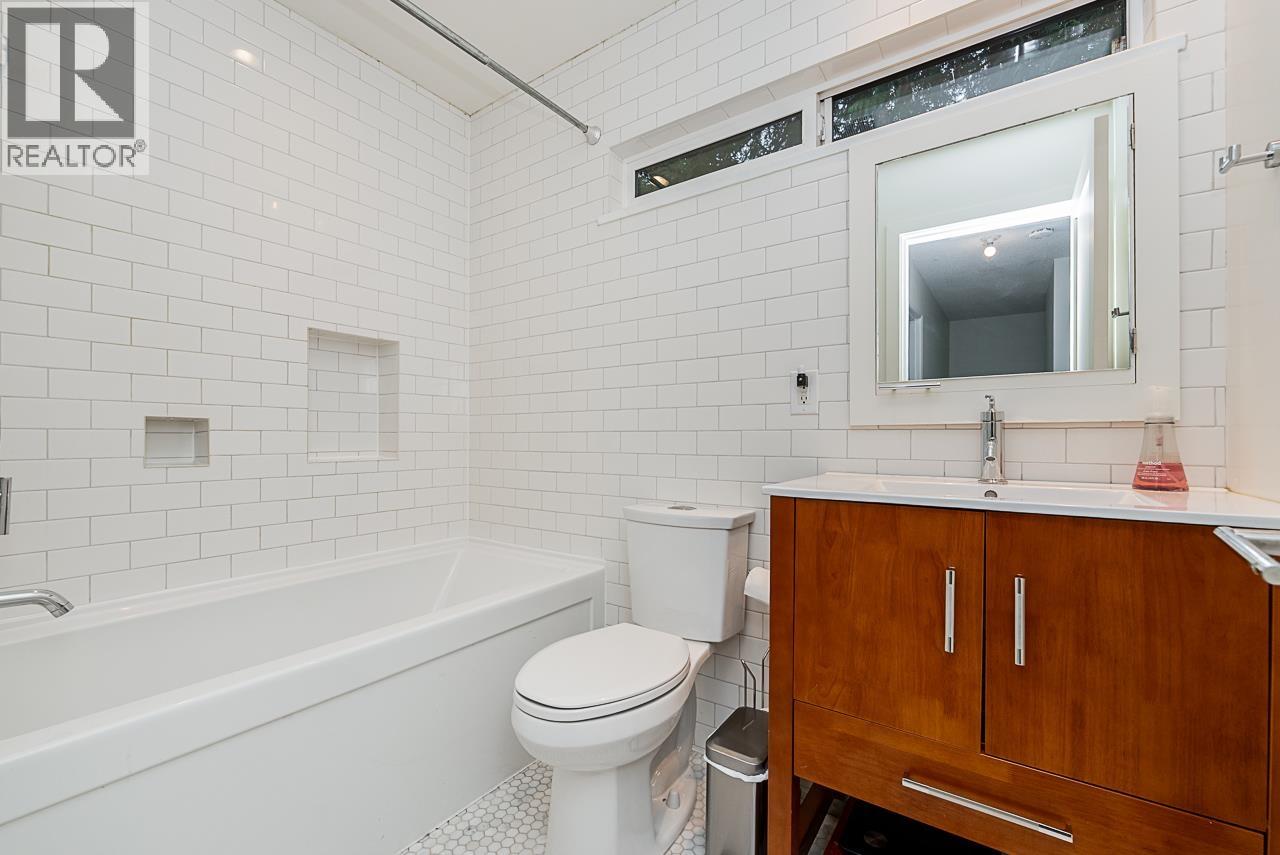 4790 FERNGLEN PLACE, Burnaby