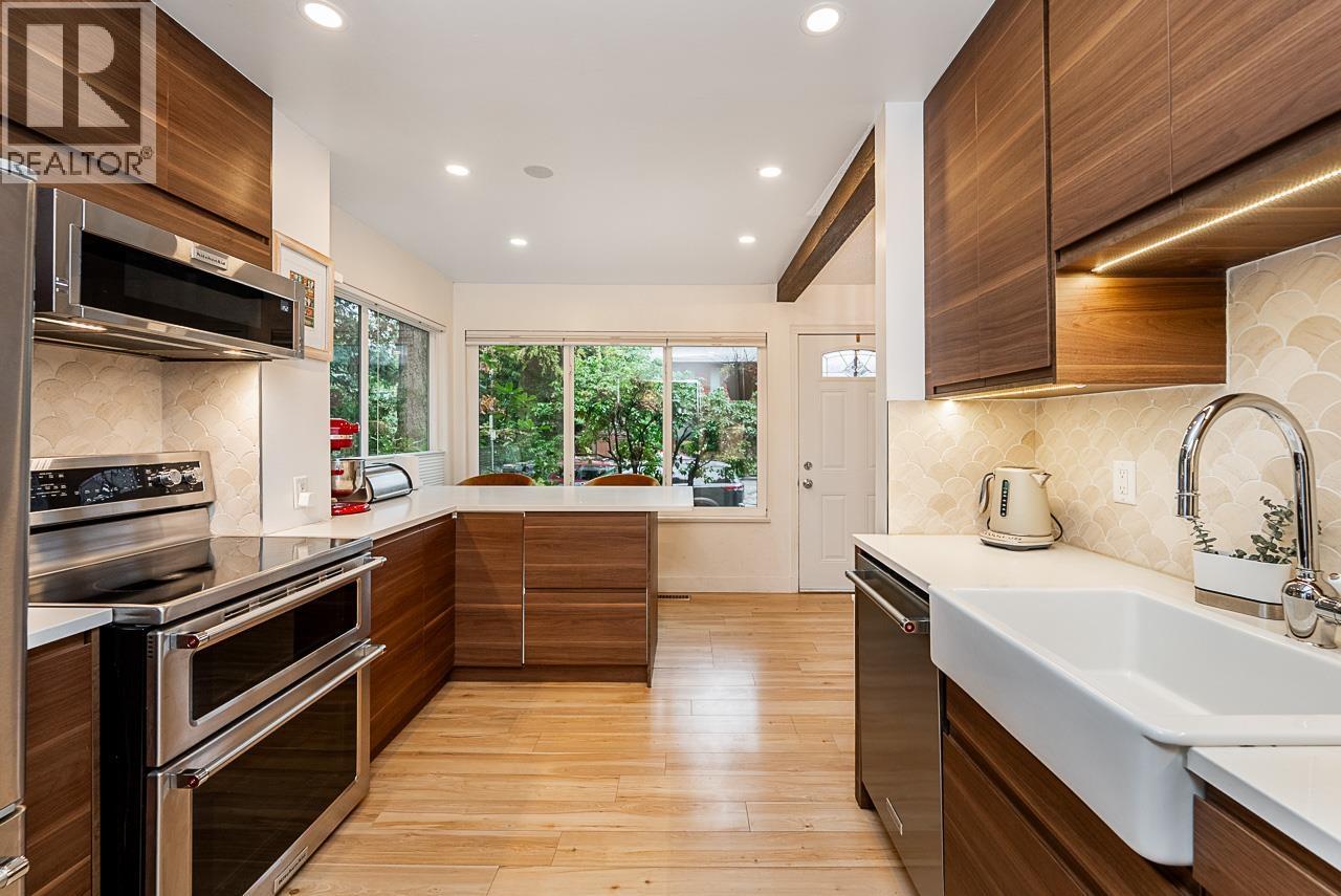 4790 FERNGLEN PLACE, Burnaby