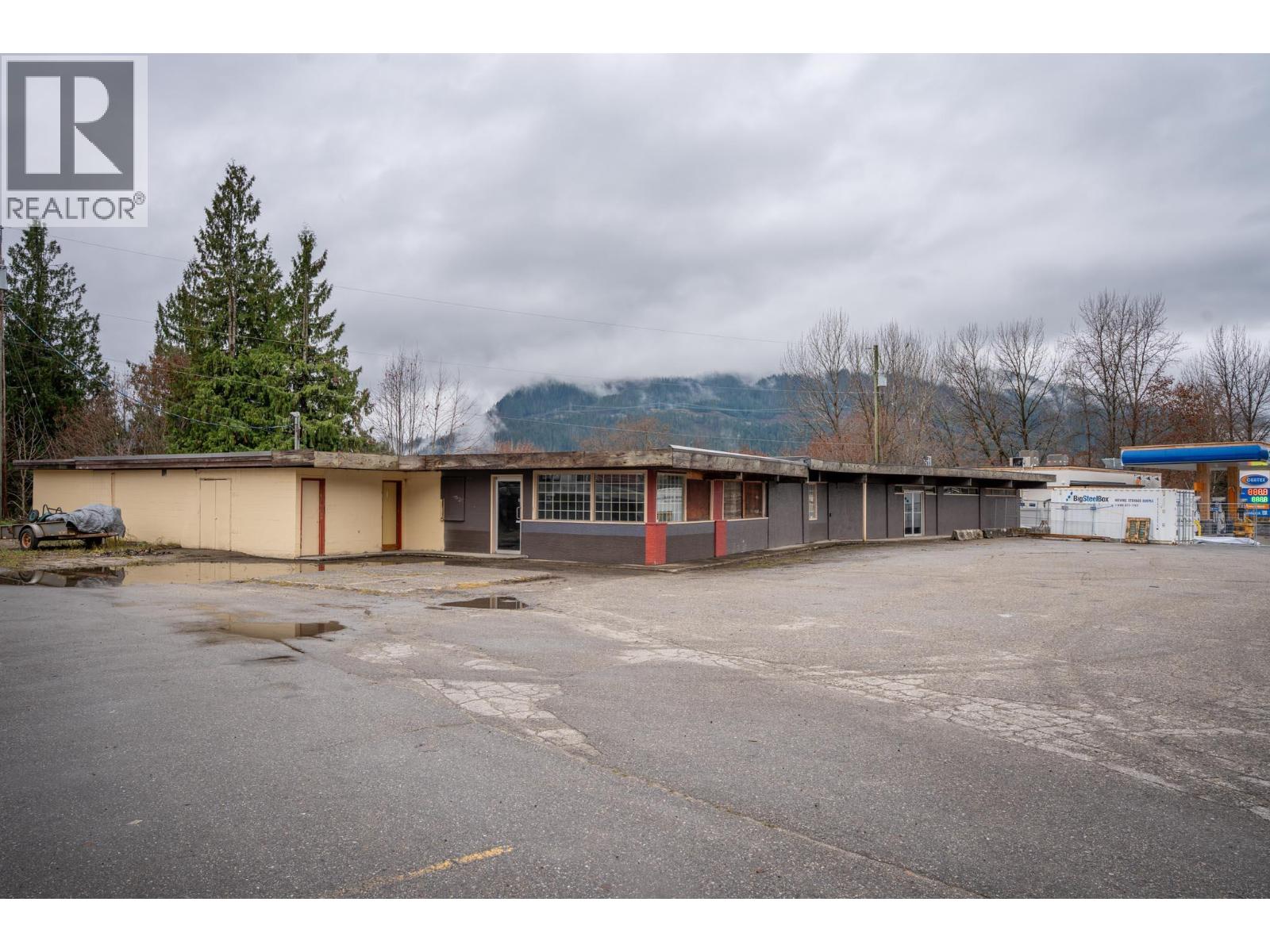  1407 Victoria Road, Revelstoke