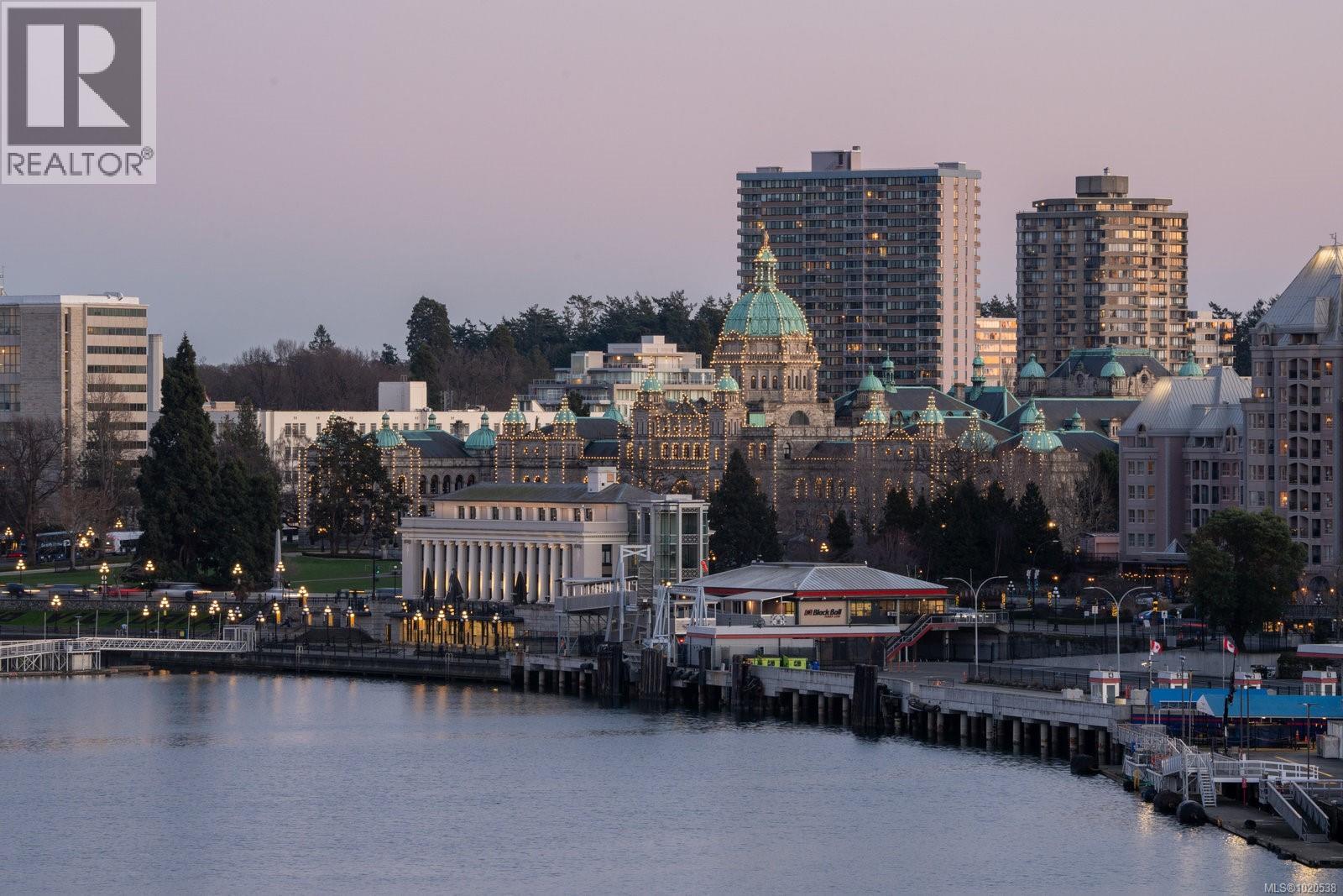 418 10 Paul Kane Place, Victoria