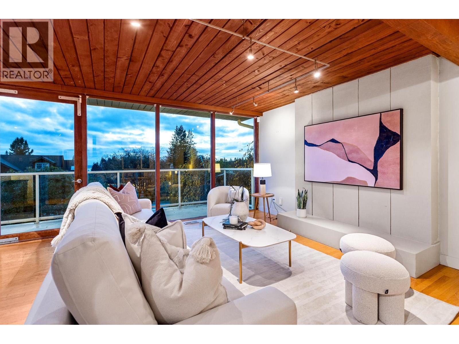 4150 CANTERBURY CRESCENT, North Vancouver