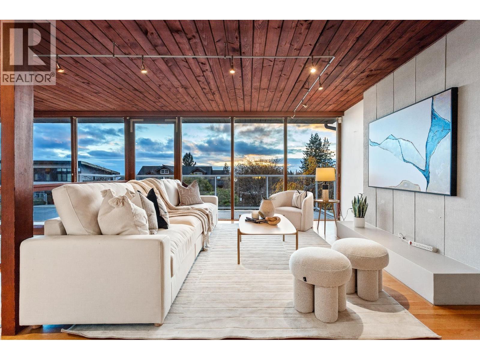 4150 CANTERBURY CRESCENT, North Vancouver