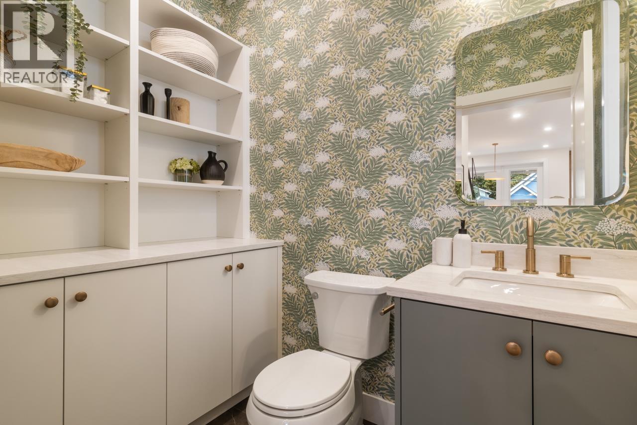 2049 E 4TH AVENUE, Vancouver