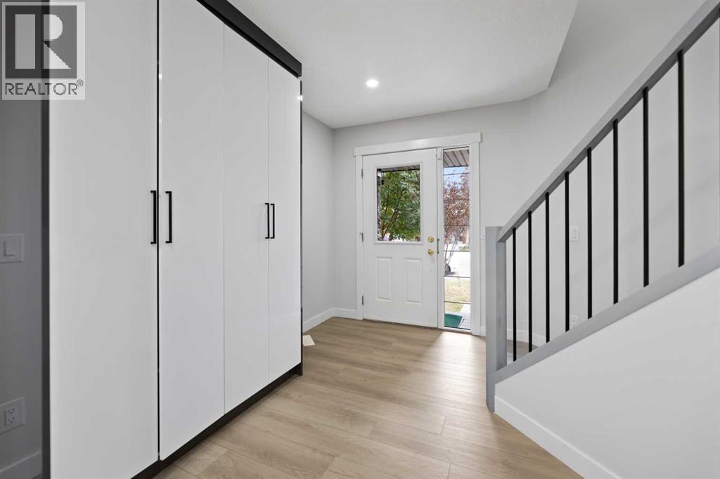 Single Family House for Sale in  Saddlecrest Green NE Saddle Ridge Calgary 