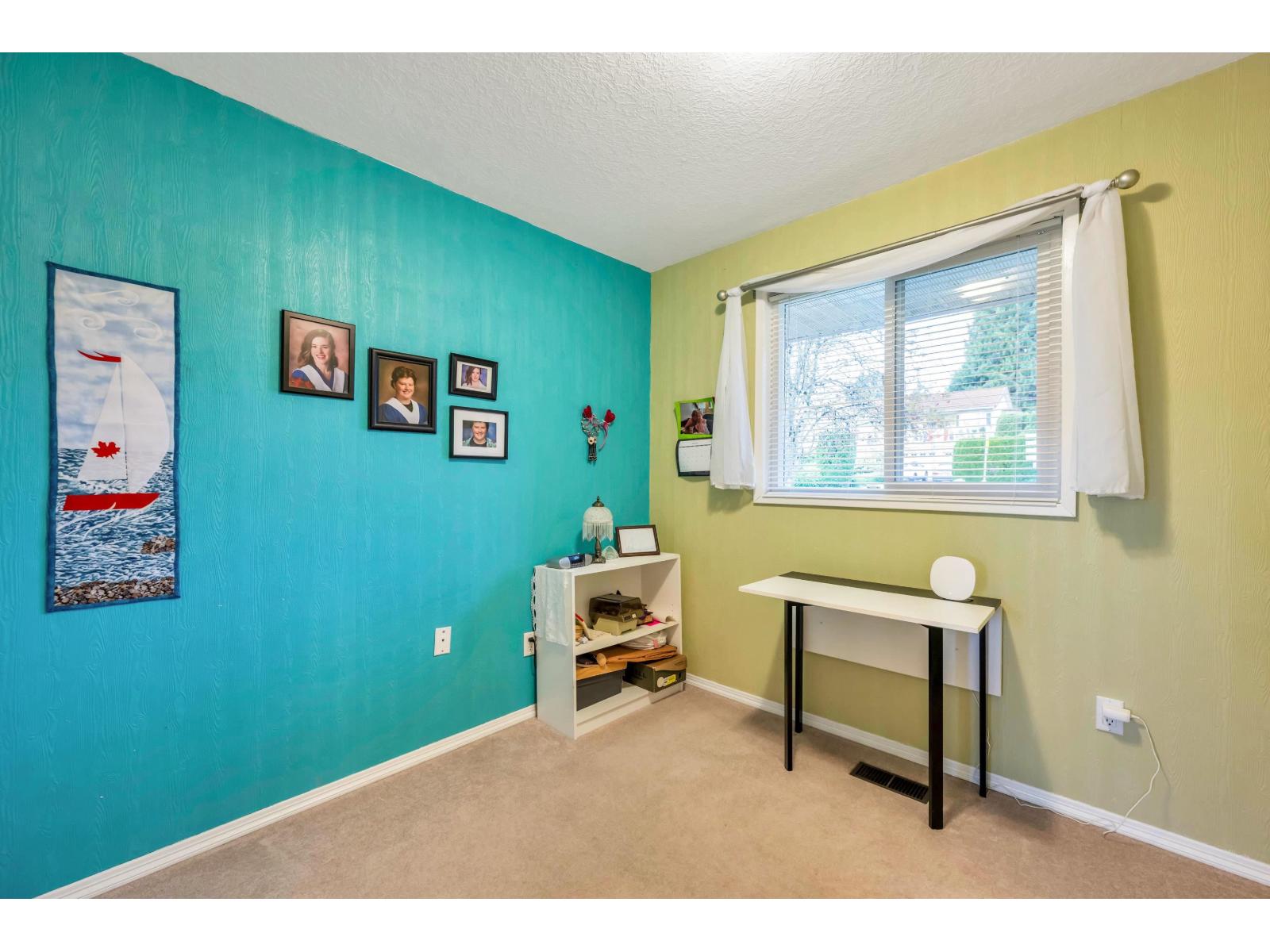 1320 KENT STREET, White Rock