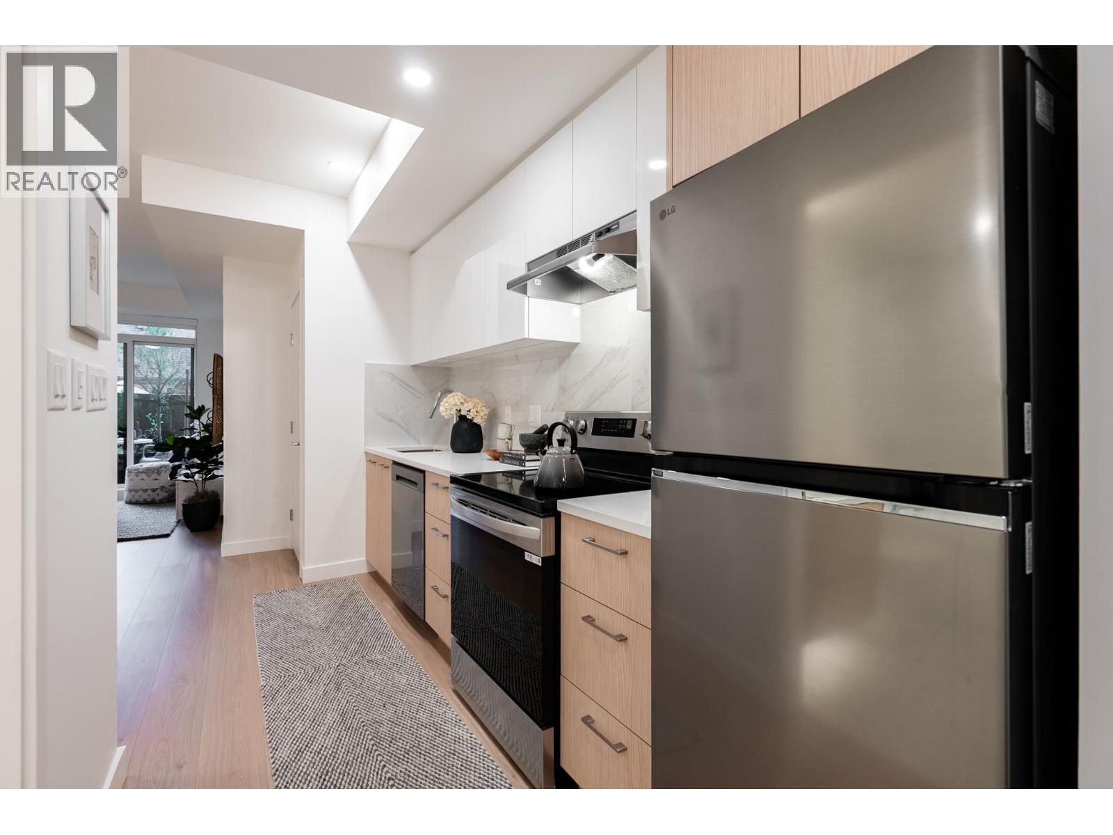 601 150 JAMES ROAD, Port Moody