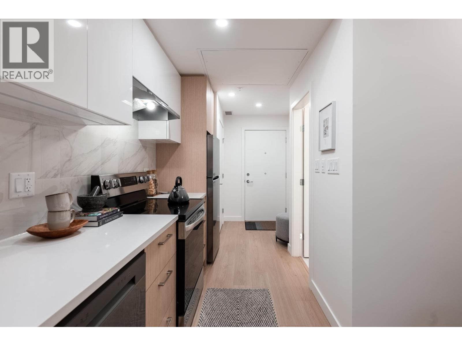 601 150 JAMES ROAD, Port Moody