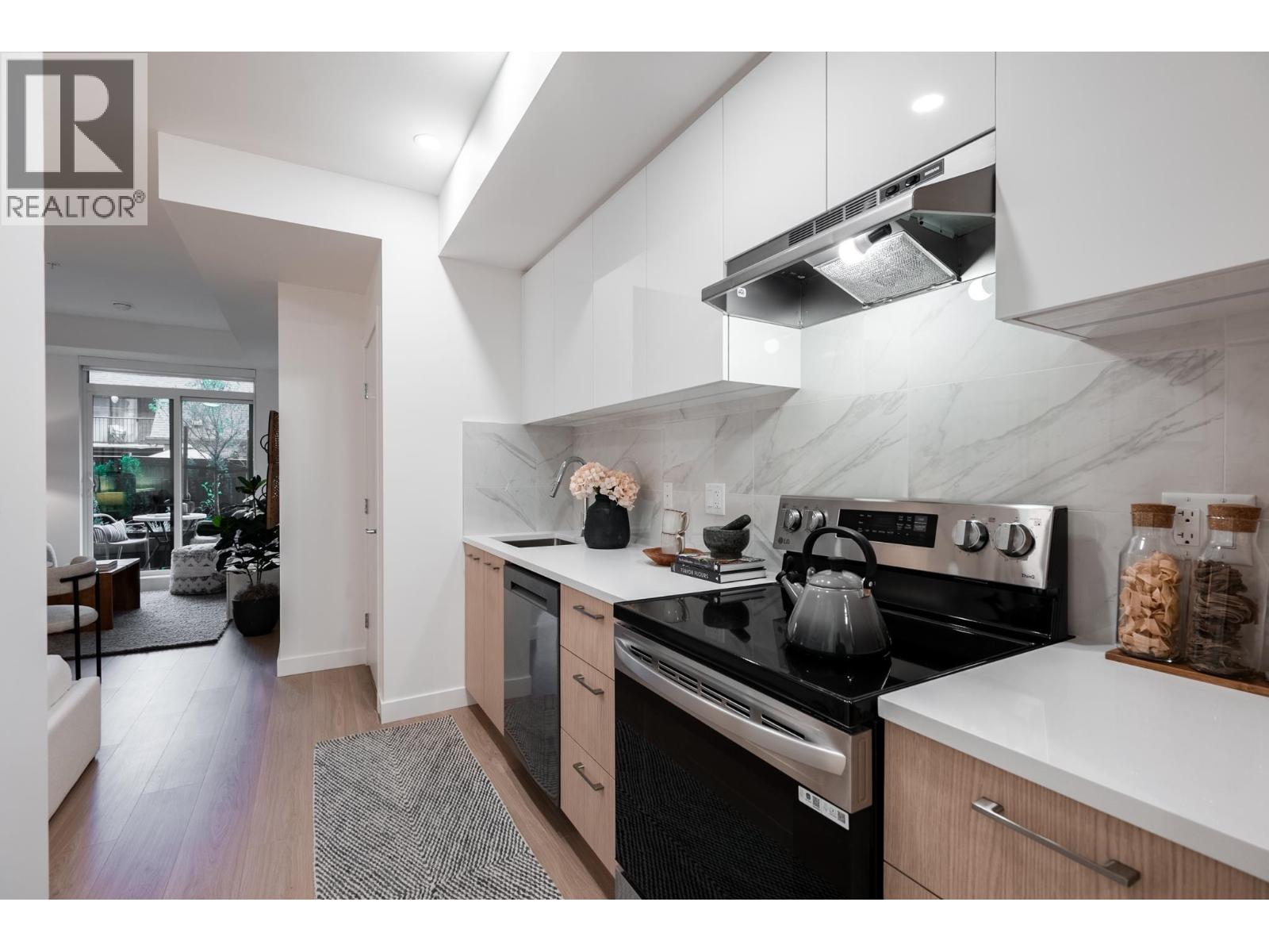 601 150 JAMES ROAD, Port Moody