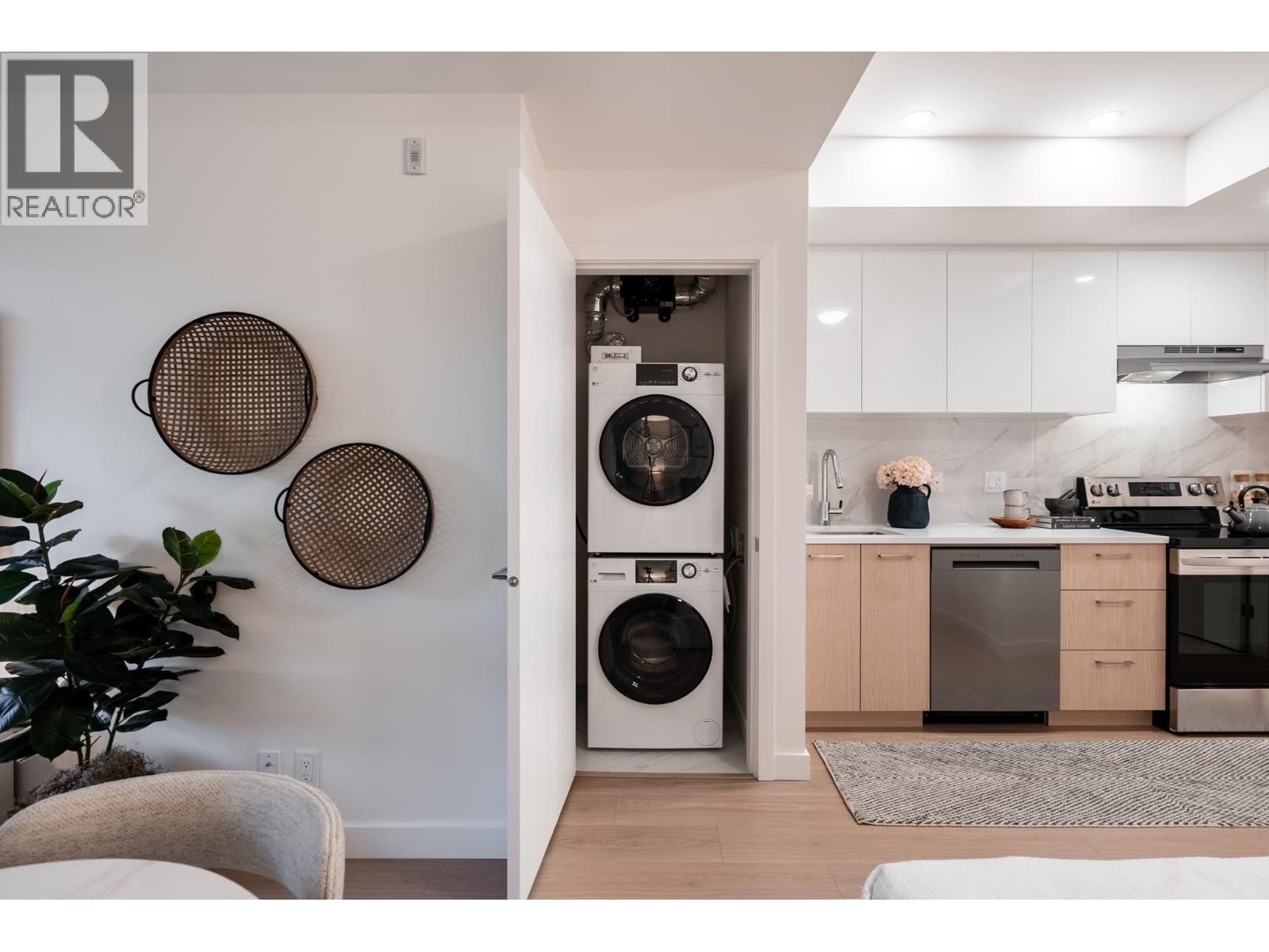 601 150 JAMES ROAD, Port Moody