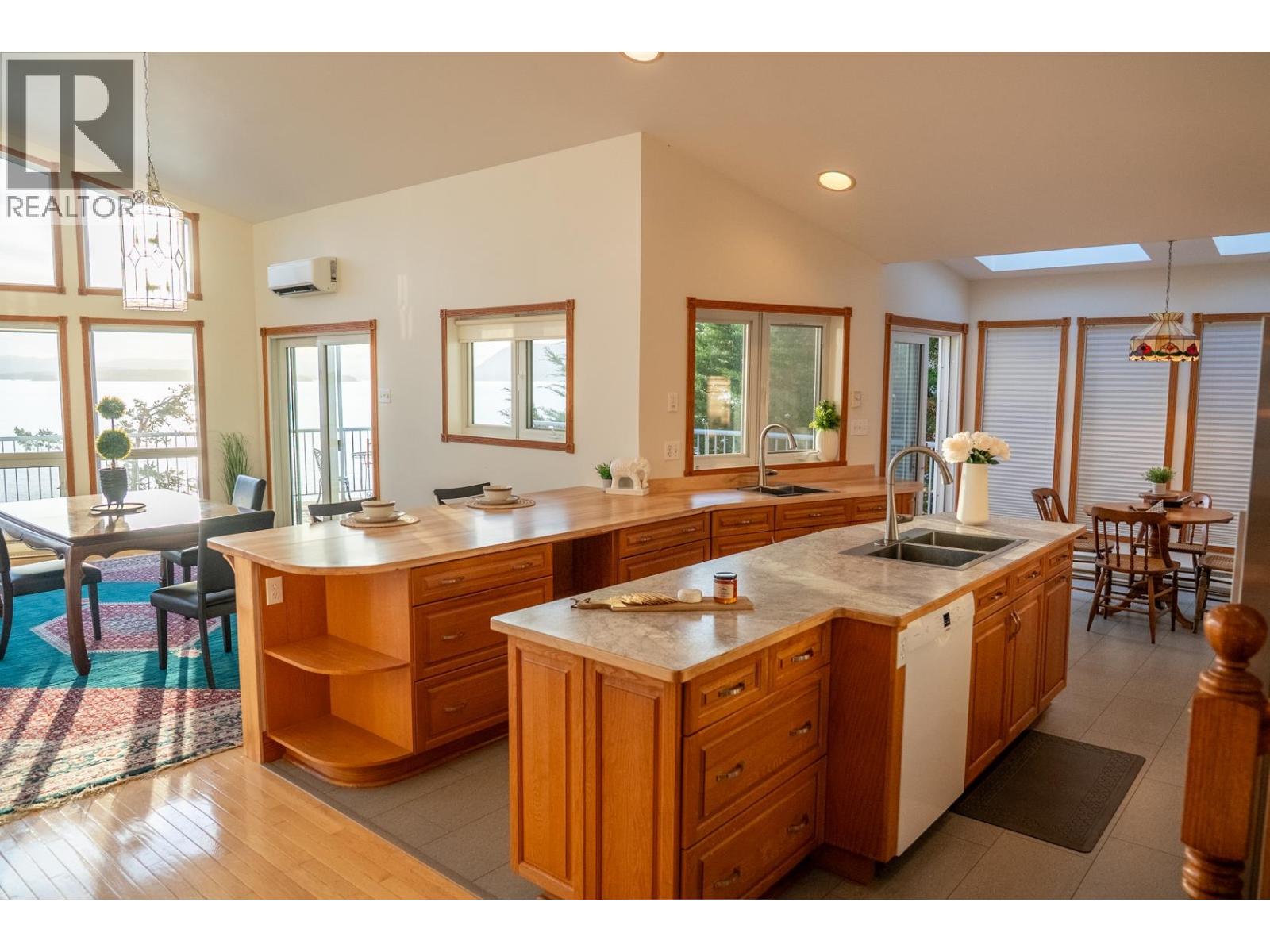 37189 SCHOONER WAY, Pender Island