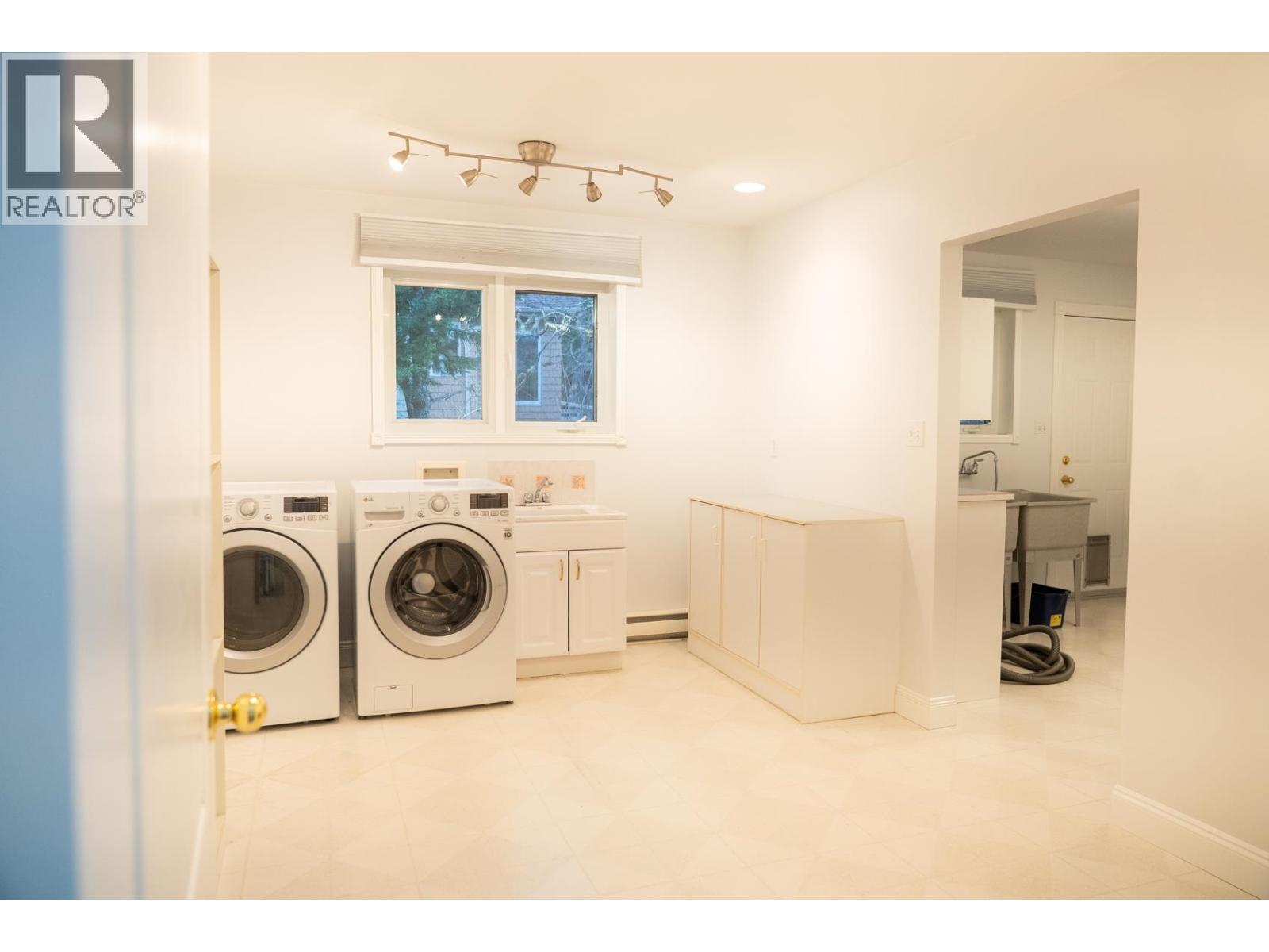 37189 SCHOONER WAY, Pender Island